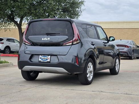Certified 2025 Kia Soul LX w/ LX Technology Package FWD image 8