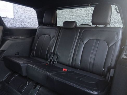 Used 2021 Ford Expedition Limited AWD/4WD image 5