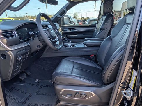 Used 2024 Jeep Wagoneer L Series II w/ Flexible Seating Group image 20