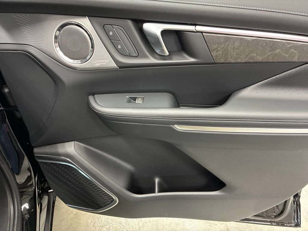 New 2027 Buick Enclave Avenir FWD image 9