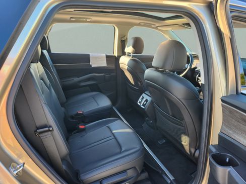 Used 2021 Kia Sorento EX w/ Panoramic Sunroof Package AWD/4WD image 23