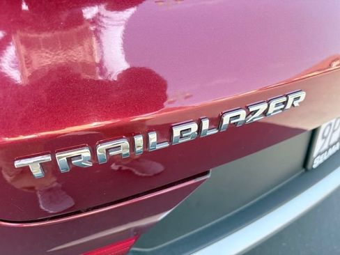 Used 2025 Chevrolet TrailBlazer LT FWD image 24