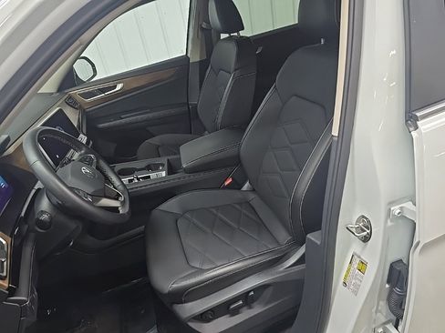 Used 2024 Volkswagen Atlas SE image 29