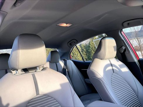 Used 2021 Toyota Camry SE image 22