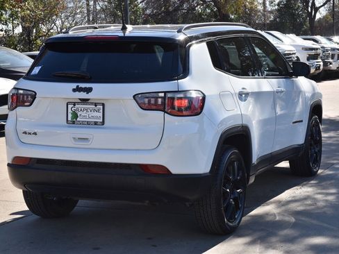 Used 2024 Jeep Compass Latitude w/ Altitude Special Edition image 8