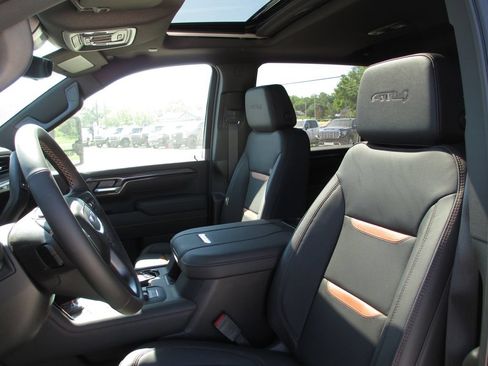New 2026 GMC Sierra 2500 AT4 w/ AT4 Premium Plus Package AWD/4WD image 13