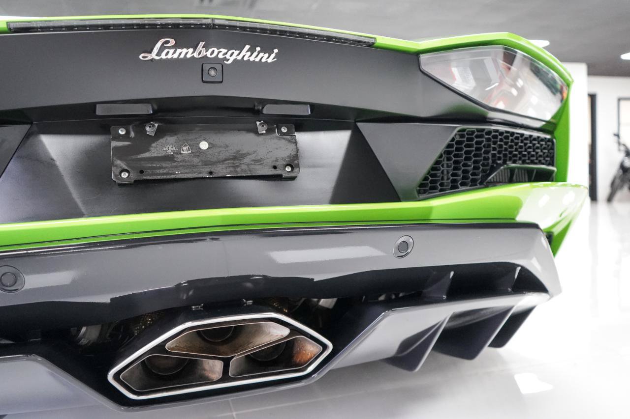 Used 2018 Lamborghini Aventador S AWD/4WD image 14