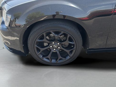 Used 2019 Chrysler 300 S RWD image 36