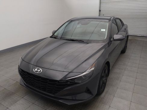 Used 2023 Hyundai Elantra SEL FWD image 15
