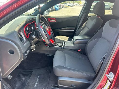 Used 2017 Dodge Charger SE RWD image 23