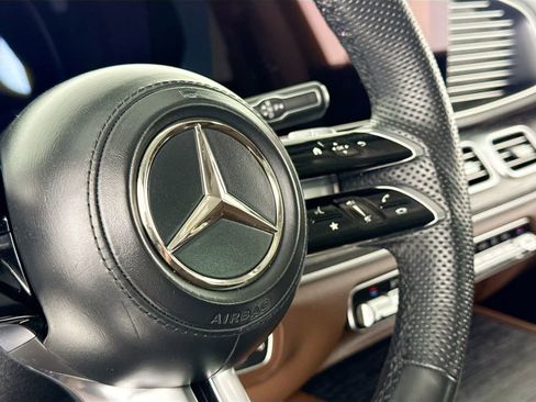 Used 2024 Mercedes-Benz GLS 450 4MATIC image 19