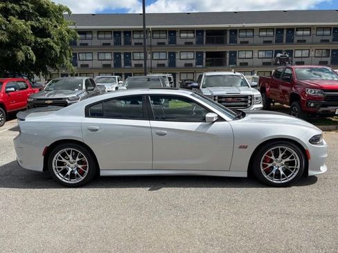 Used 2022 Dodge Charger Scat Pack w/ Plus Group RWD image 8