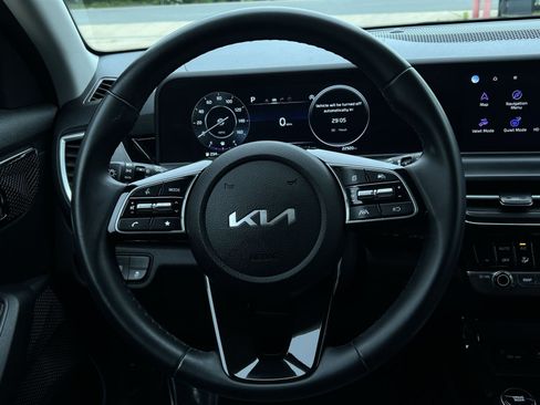 Used 2024 Kia Seltos S AWD/4WD image 40