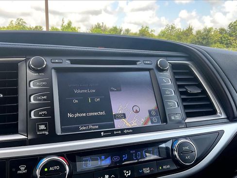 Used 2016 Toyota Highlander Limited FWD image 34