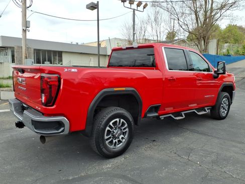 Used 2023 GMC Sierra 3500 SLE w/ SLE Value Package AWD/4WD image 3