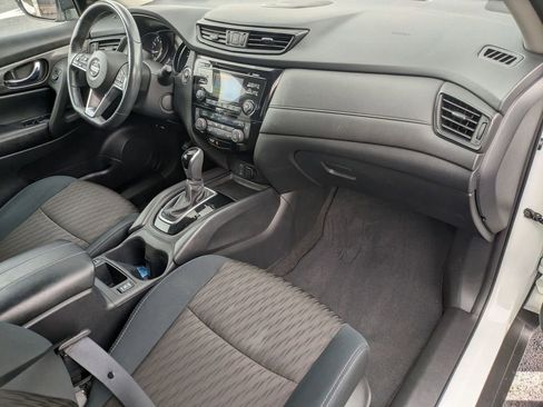 Used 2017 Nissan Rogue SV w/ Sun & Sound Touring Package image 25