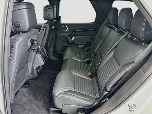 Used 2025 Land Rover Discovery S AWD/4WD image 20