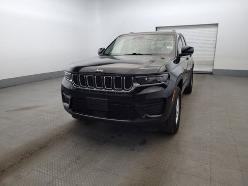 Used 2023 Jeep Grand Cherokee Laredo w/ Luxury Tech Group I image 15