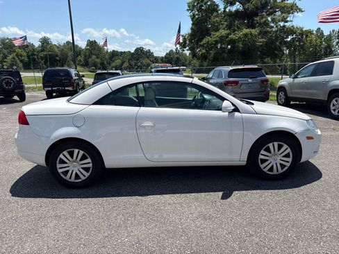 Used 2008 Volkswagen Eos FWD image 19
