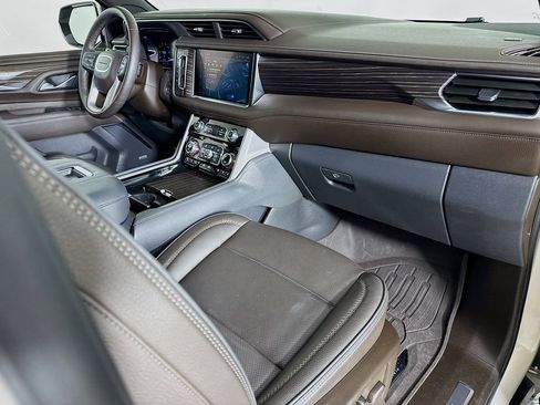 Used 2024 GMC Yukon Denali w/ LPO, Floor Liner Package image 30