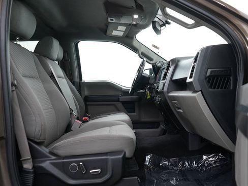 Used 2016 Ford F150 XLT w/ Equipment Group 302A Luxury AWD/4WD image 11