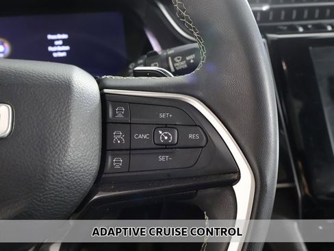 Used 2023 Jeep Grand Cherokee L Laredo AWD/4WD image 4