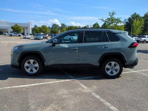 Used 2020 Toyota RAV4 XLE FWD image 7
