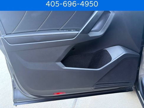 Used 2023 Volkswagen Tiguan SE R-Line FWD image 16