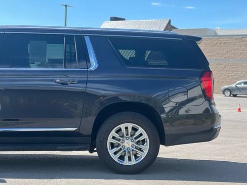 Used 2024 GMC Yukon XL SLT AWD/4WD image 5