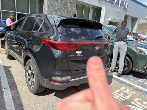 Used 2020 Kia Sportage LX image 9