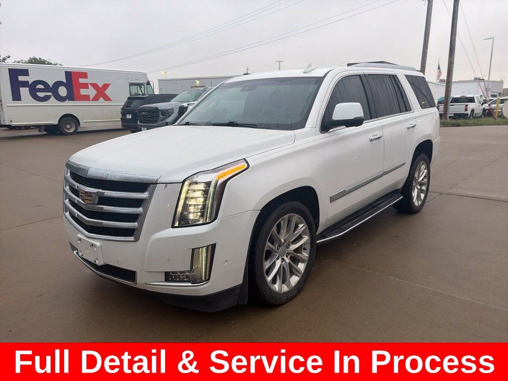 Used 2019 Cadillac Escalade Luxury AWD/4WD image 3