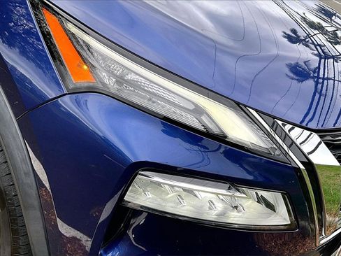 Used 2021 Nissan Rogue SV image 32