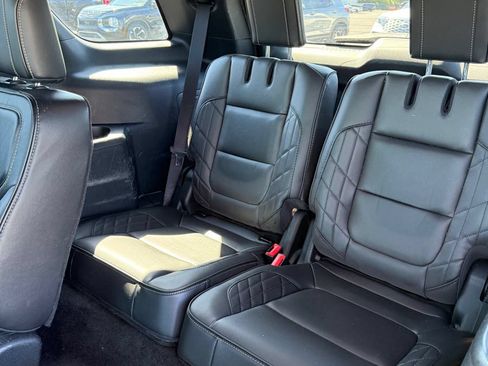 Used 2018 Ford Explorer Platinum AWD/4WD image 12