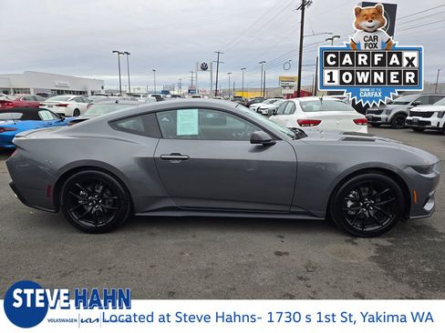 Used 2025 Ford Mustang Premium image 6