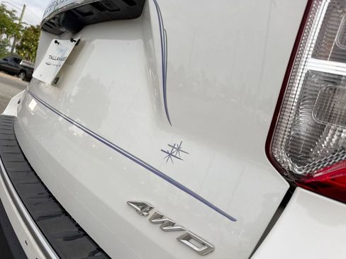 Used 2021 Ford Explorer Platinum w/ Equipment Group 601A AWD/4WD image 5