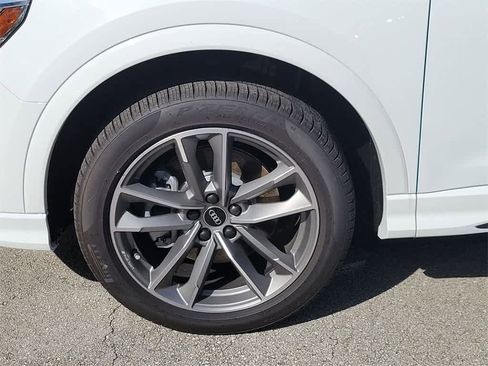 New 2025 Audi Q3 2.0T Premium image 8