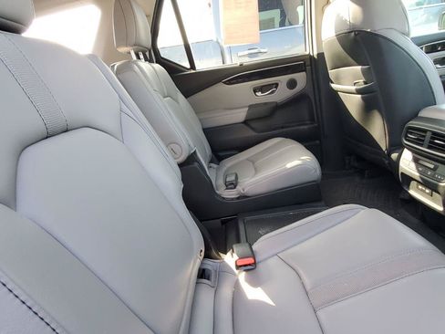 Used 2024 Honda Pilot EX-L image 6