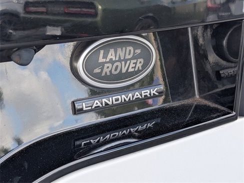 Used 2020 Land Rover Discovery Landmark image 13