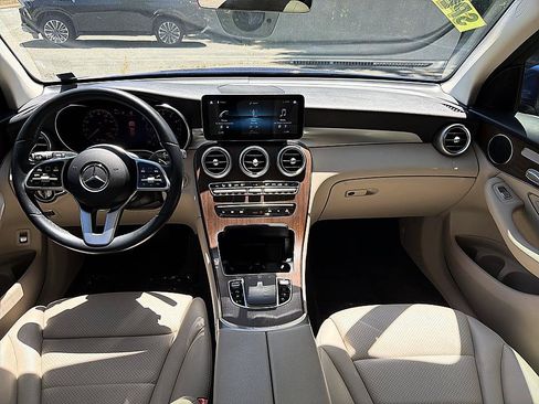 Used 2022 Mercedes-Benz GLC 300 image 21
