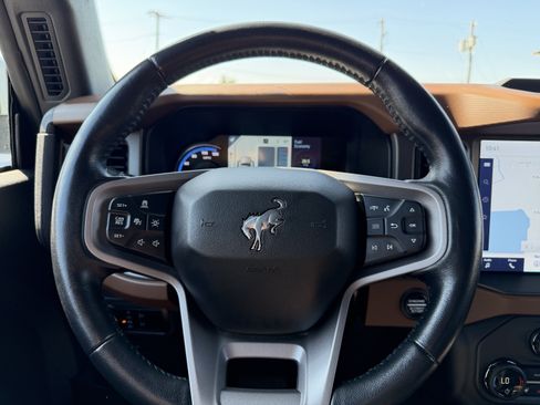 Used 2024 Ford Bronco Outer Banks AWD/4WD image 19