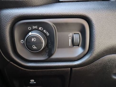 Used 2021 RAM 1500 Big Horn AWD/4WD image 16