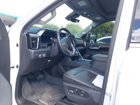 Used 2024 GMC Sierra 2500 Denali w/ Denali Reserve Package AWD/4WD image 3