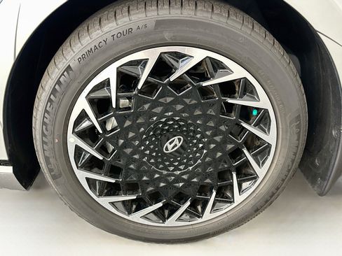 Used 2024 Hyundai Ioniq 5 Limited AWD/4WD image 11