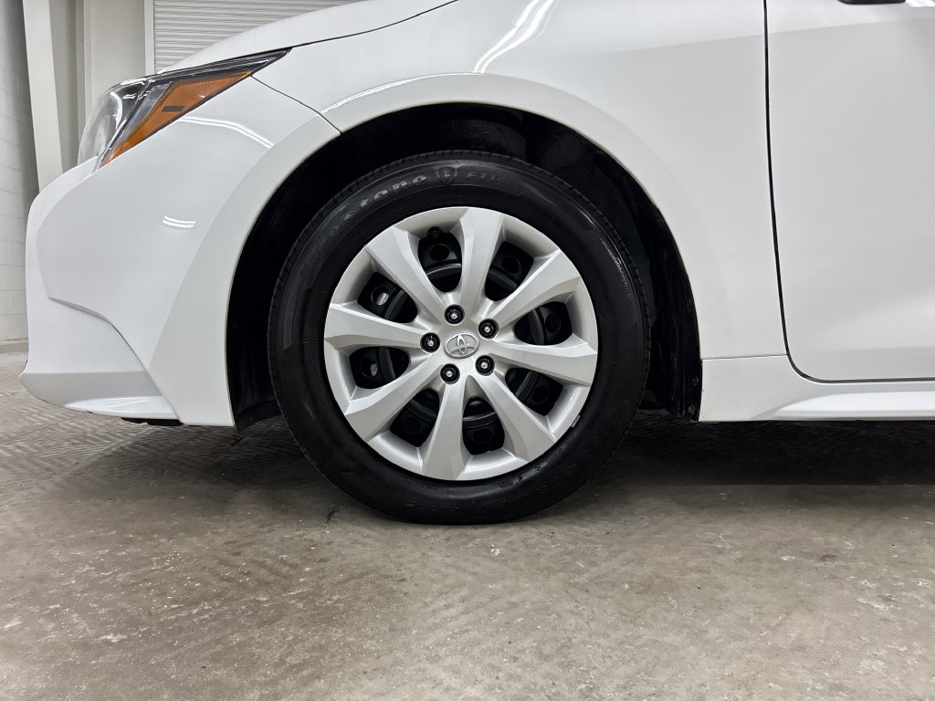 Used 2026 Toyota Corolla LE FWD image 13