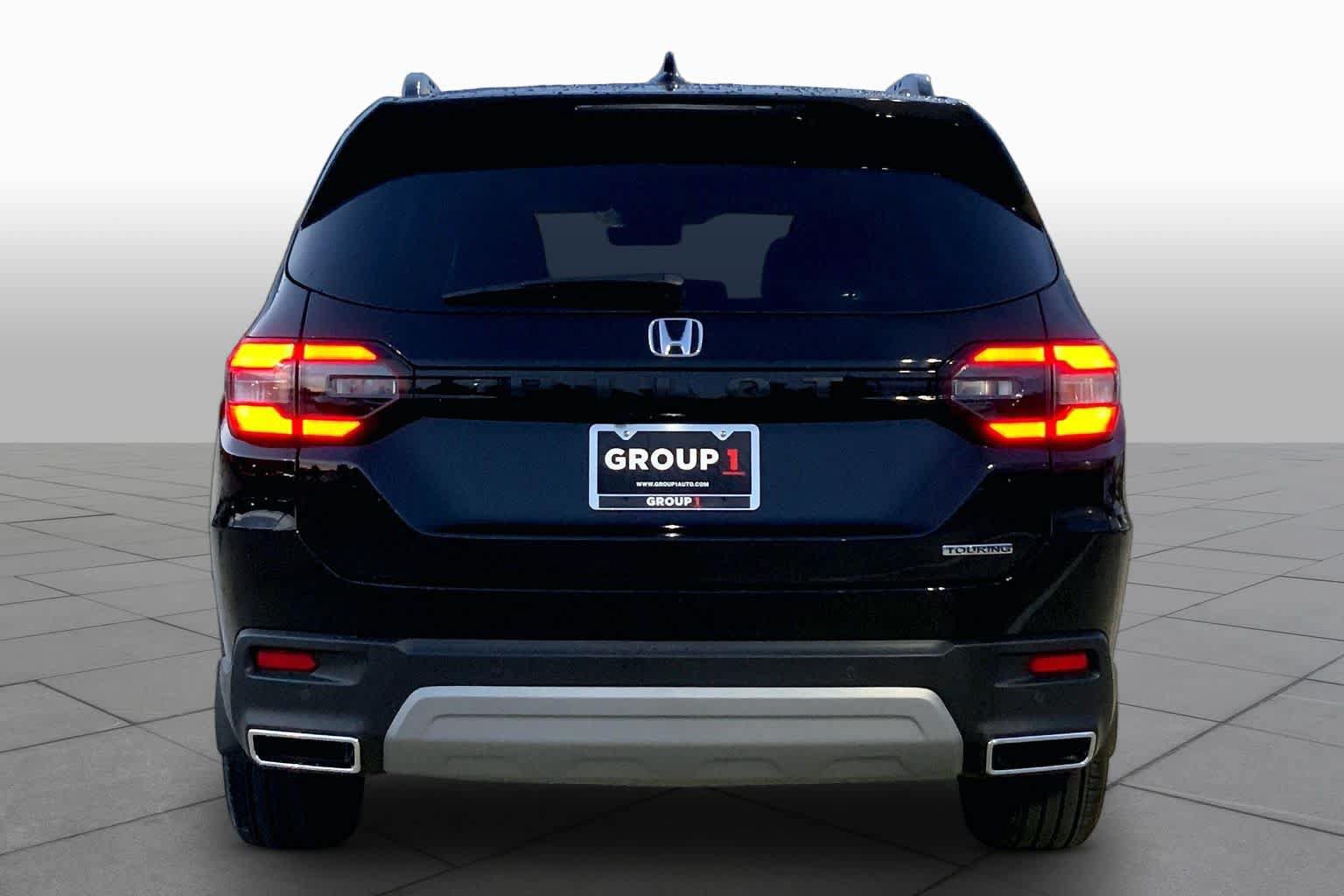 Used 2025 Honda Pilot Touring image 5