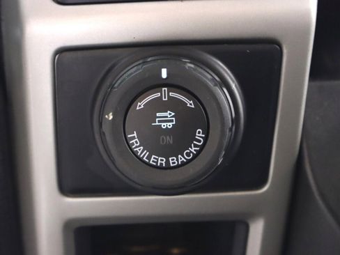 Used 2020 Ford F150 Lariat w/ Trailer Tow Package image 27