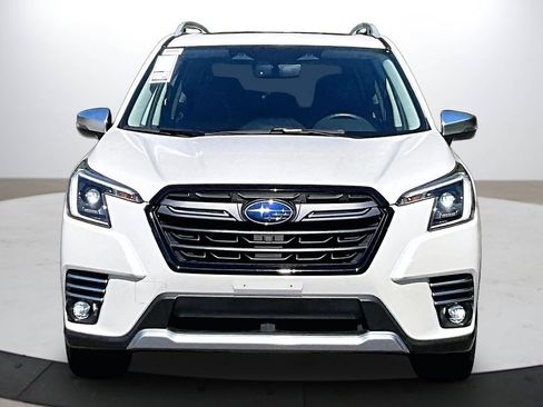 Used 2022 Subaru Forester Touring AWD/4WD image 3