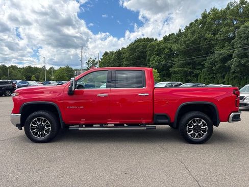 Used 2024 Chevrolet Silverado 2500 LTZ AWD/4WD image 3