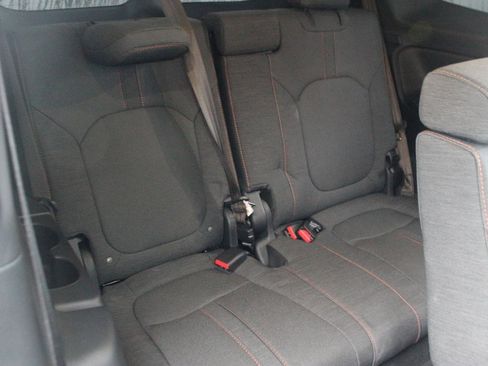 Used 2025 Honda Pilot Sport image 33