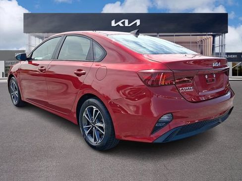 Certified 2023 Kia Forte LXS FWD image 4